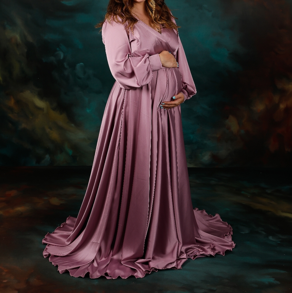 BNWOT Maternity Photoshoot Dress